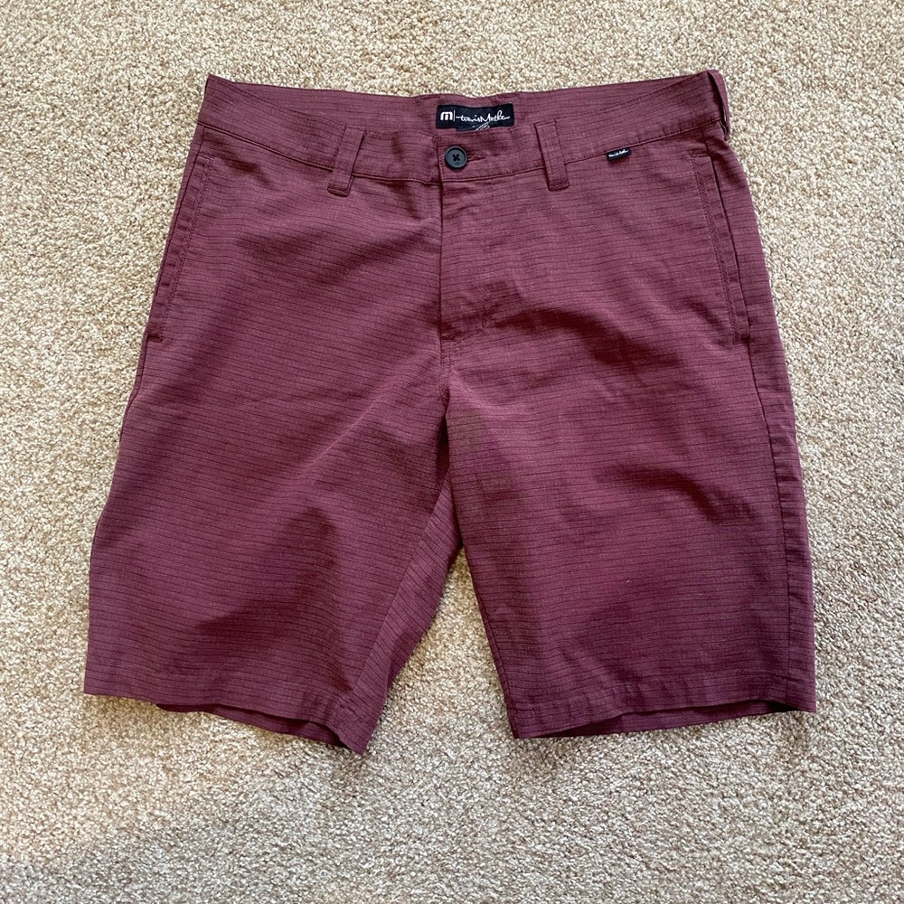 Travis Matthews Golf shorts size 34